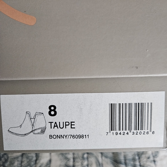 Crown Vintage Suede Leather Booties - Picture 8 of 8